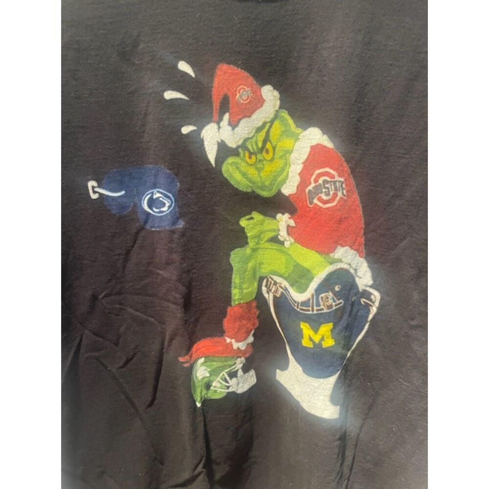 Ohio State Buckeyes Grinch Pooping on Michigan Helmet T Shirt Penn State 2XL